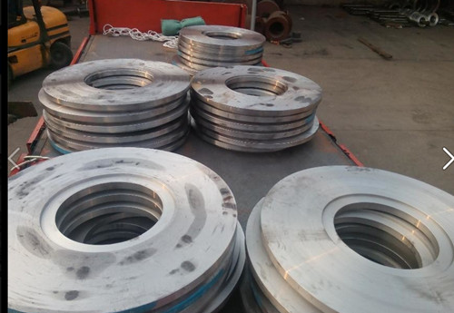 濟(jì)南中航遠(yuǎn)洋船舶機(jī)械有限公司輪胎模具產(chǎn)品